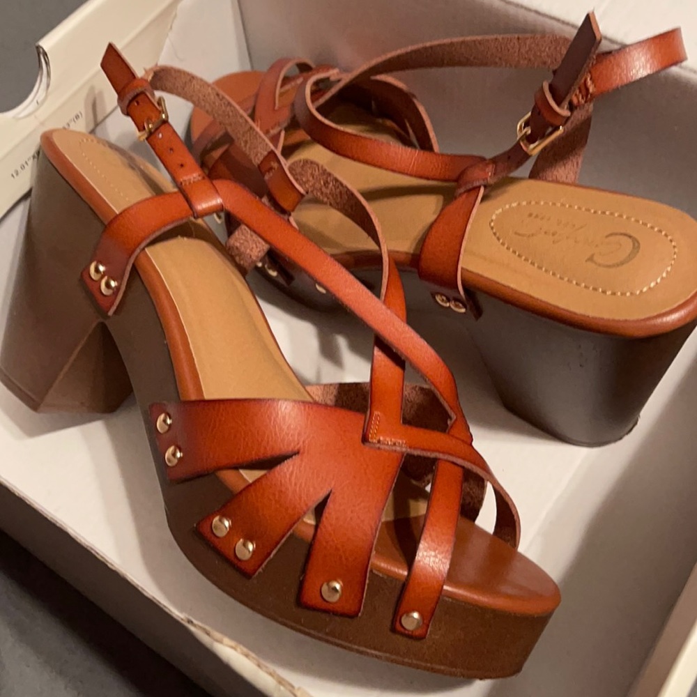 Comfort brown leather sandals